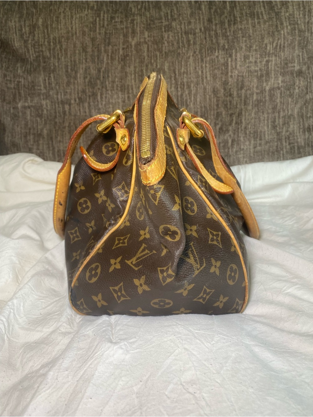 Louis Vuitton Tivoli GM Monogram Shoulder Bag with Tan Trim - Picture 5 of 16